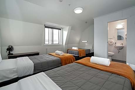 Triple Room with Private Bathroom