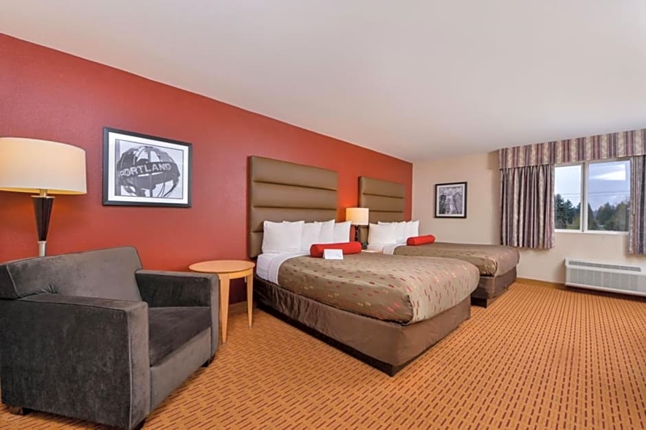 Clackamas Inn and Suites