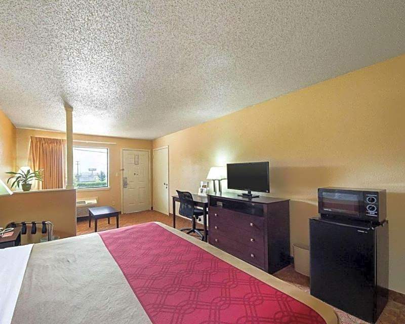 Econo Lodge Inn & Suites Downtown San Antonio