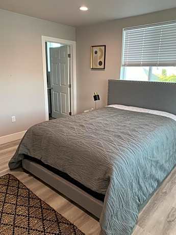 PRIVATE ROOM IN NEW APPARTMENT WITH FULL BATH