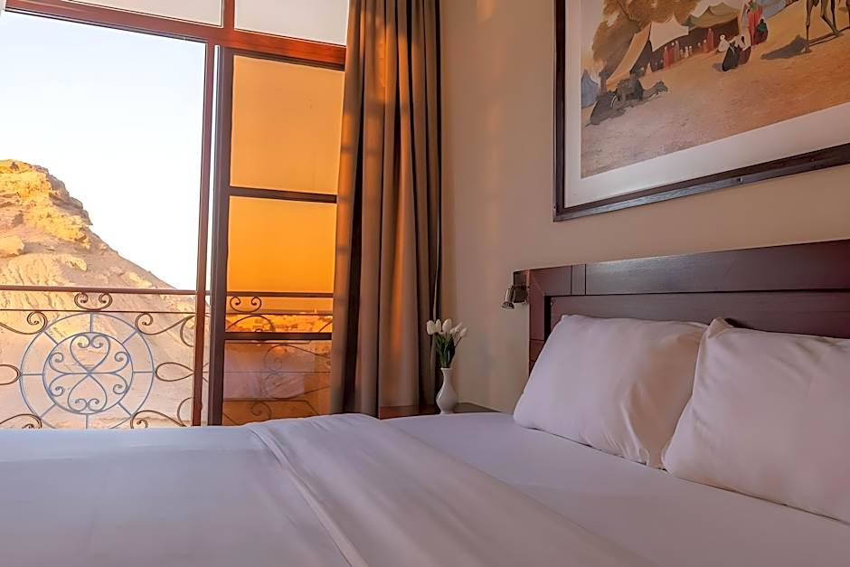 Al Ayjah Plaza Hotel