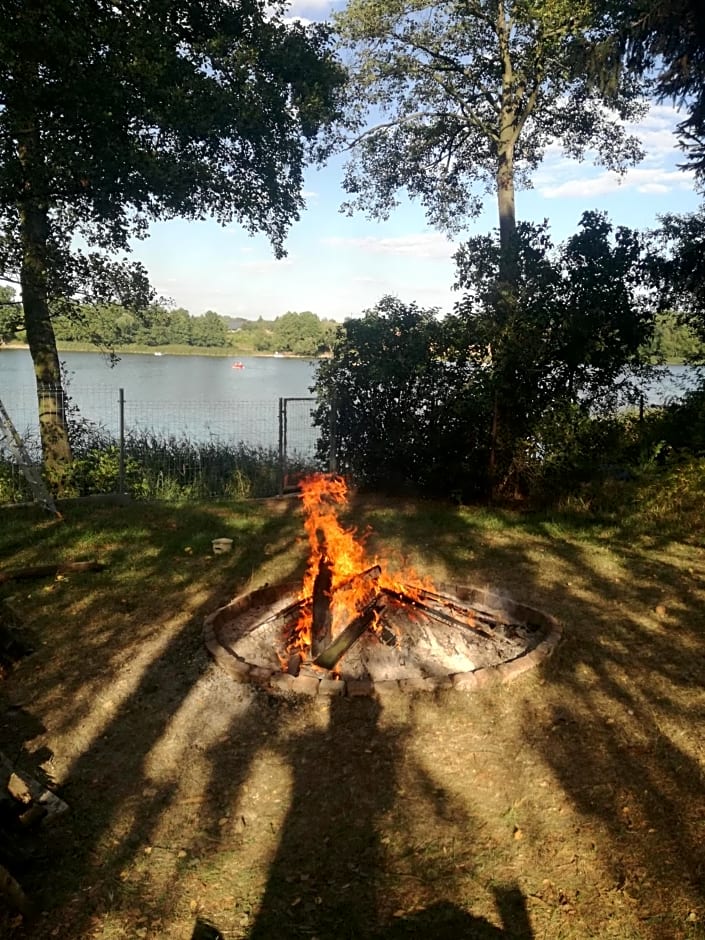 Domek letniskowy nad jeziorem