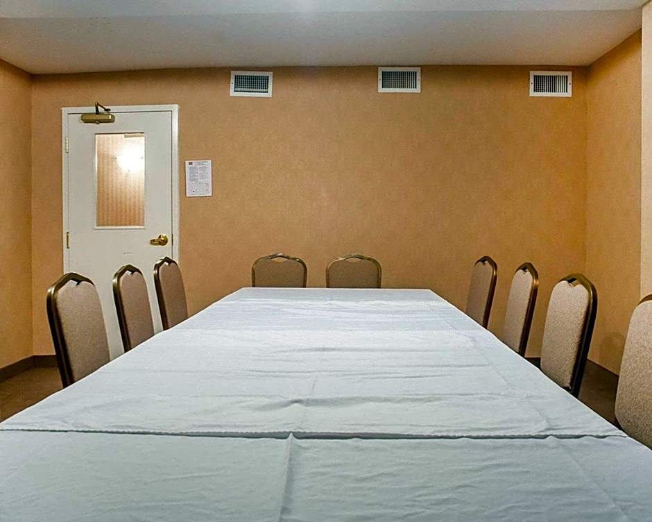 Woodstock Inn and Suites