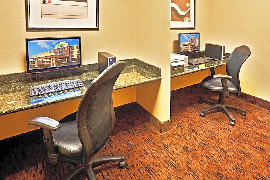 Holiday Inn Express Hotel & Suites Bartlesville By IHG