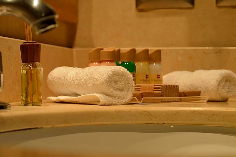 Sol de Oro Hotel & Suites