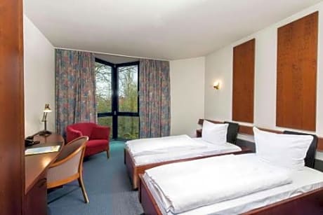 Twin Room - Public Transport included