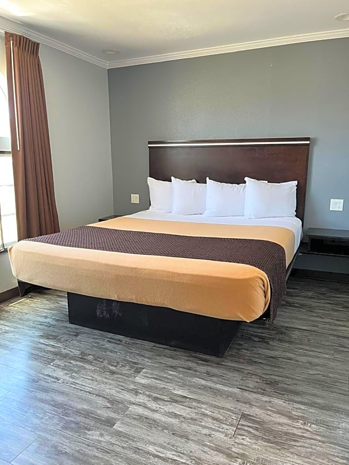 Laguna Inn and Suites