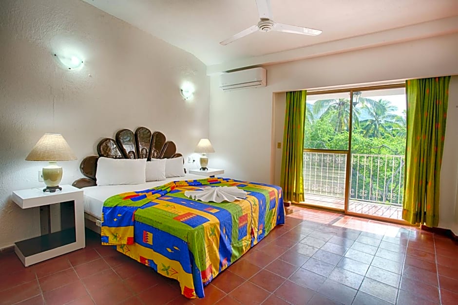 Suites Plaza del Rio