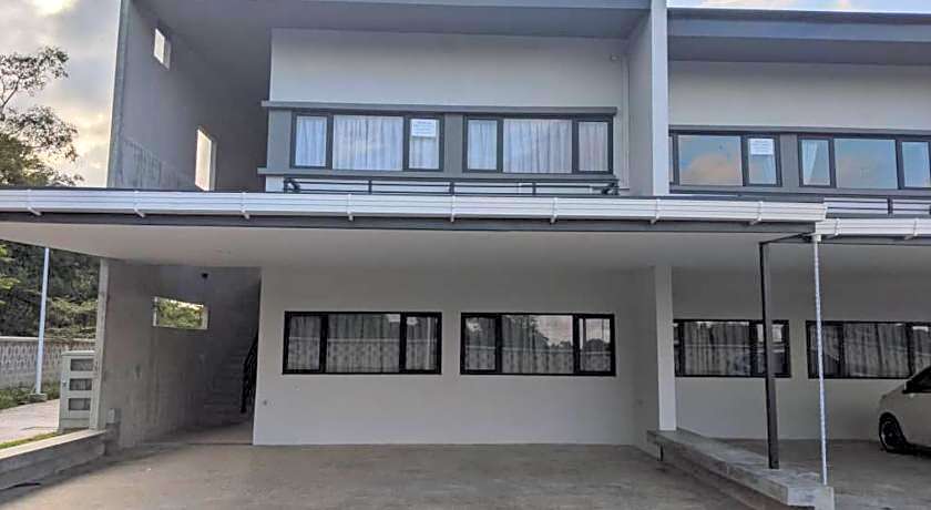 Roxy Sematan Villa & Townhouse