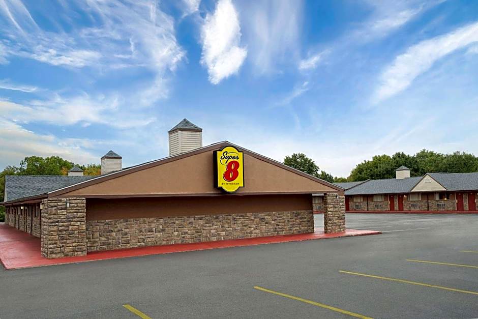 Super 8 by Wyndham Youngstown/Girard