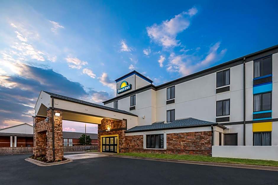 Days Inn by Wyndham Tulsa Central