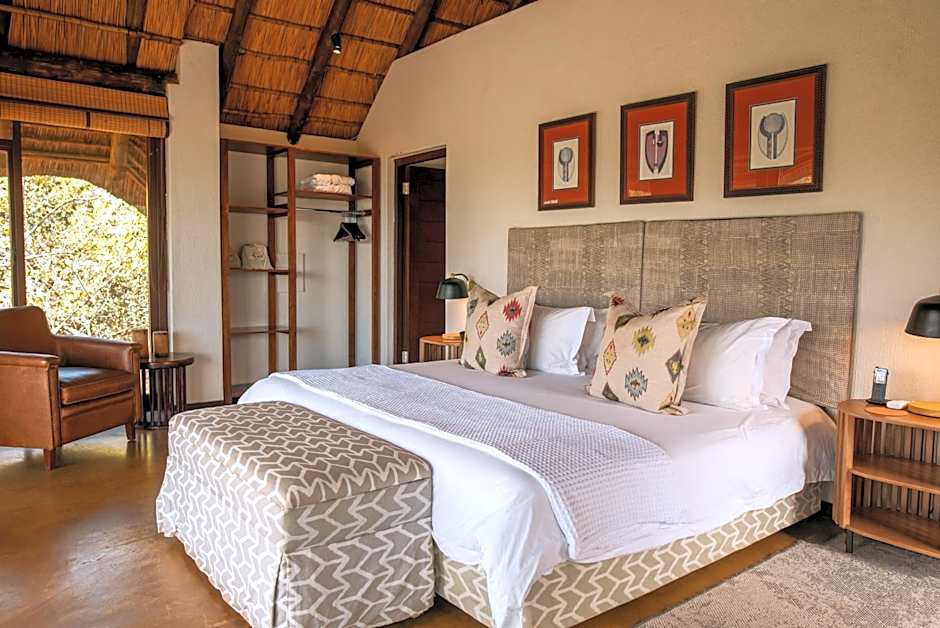 Tshwene Lodge