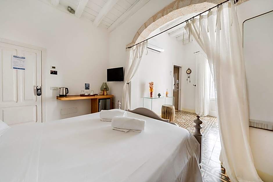 Antico Mondo Rooms & Suites