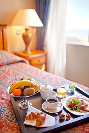 Family Room with Sea View