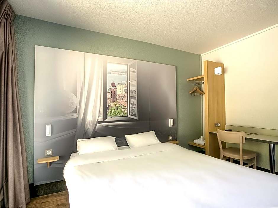 B&B Hôtel Villeneuve Loubet Village