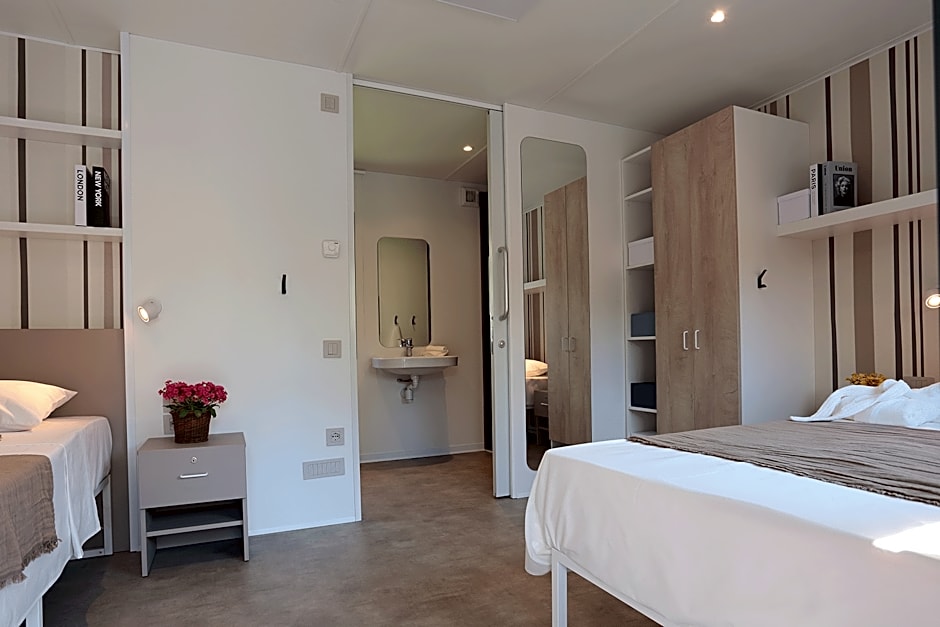 Photo 1 of 7 of Premium 2 Twin Beds Bungalow