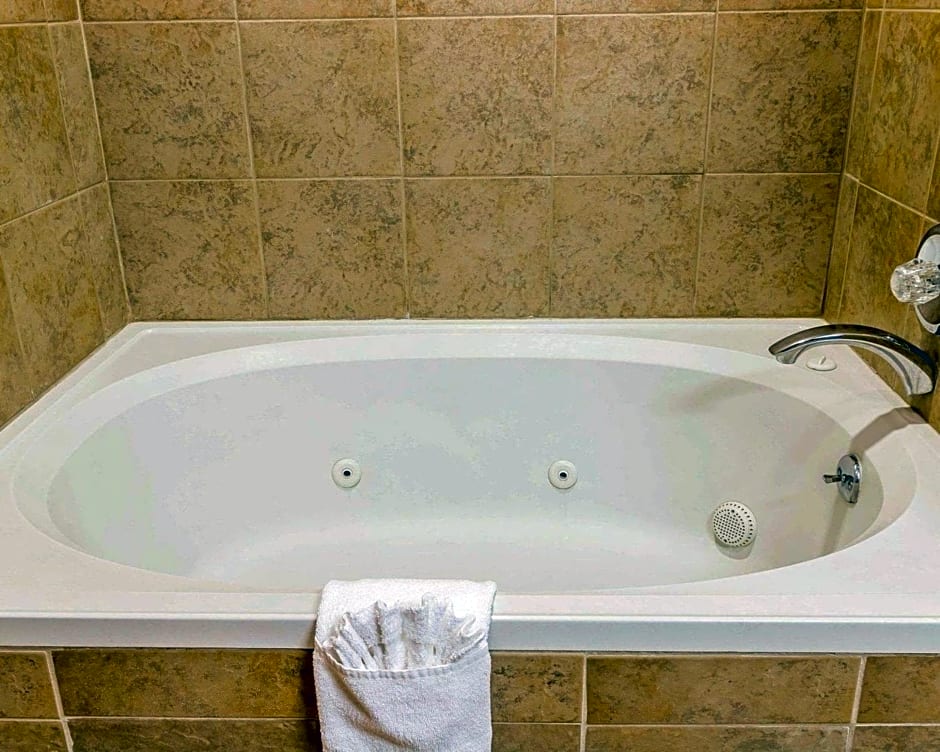 Quality Inn Auburn Hills - Detroit North