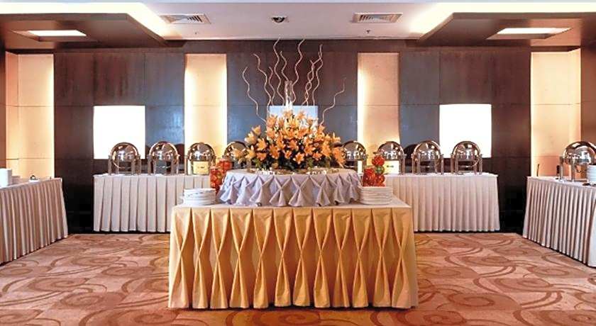 Fortune Park Jp Celestial Hotel