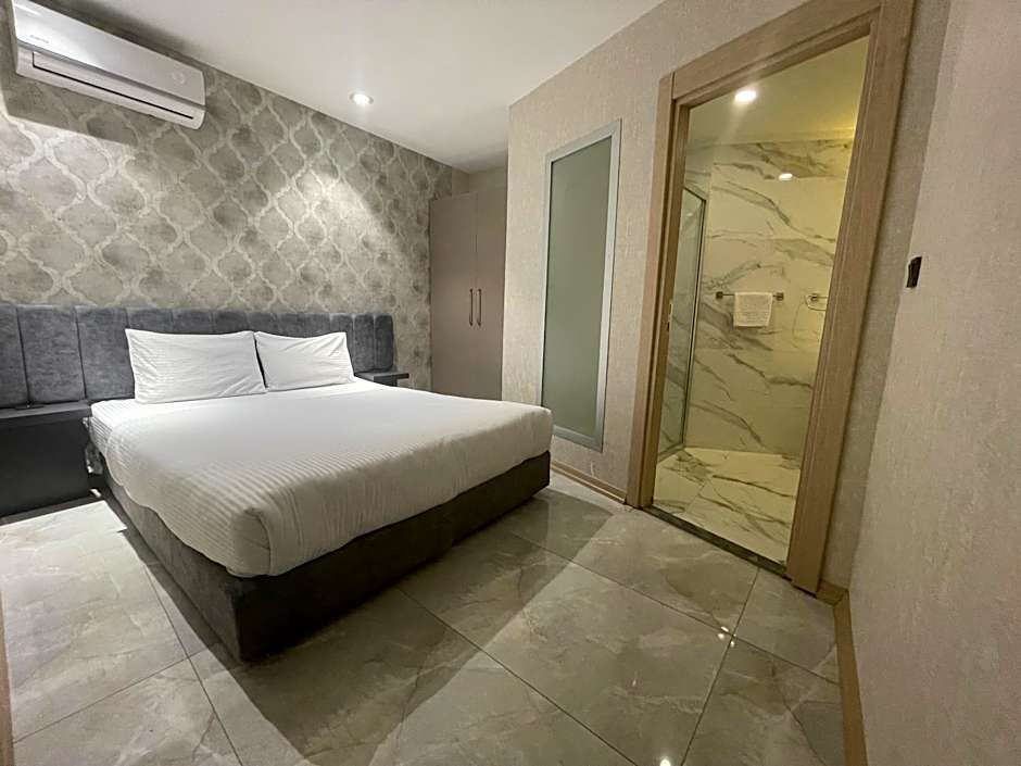 Le Luxe Suites Hotel