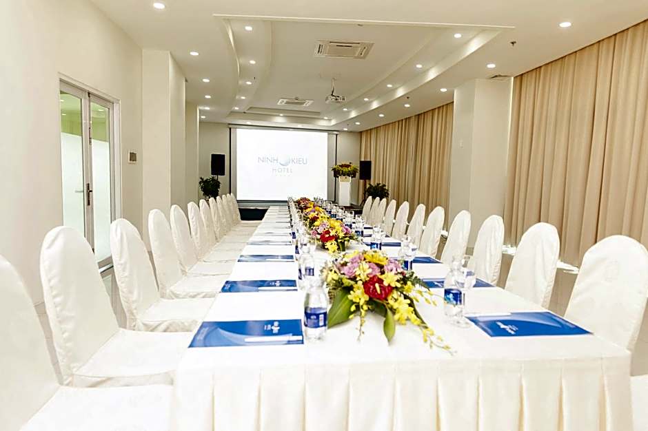 Ninh Kieu Riverside Hotel