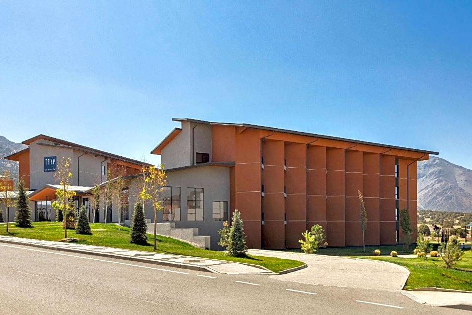 Tryp by Wyndham Zomin