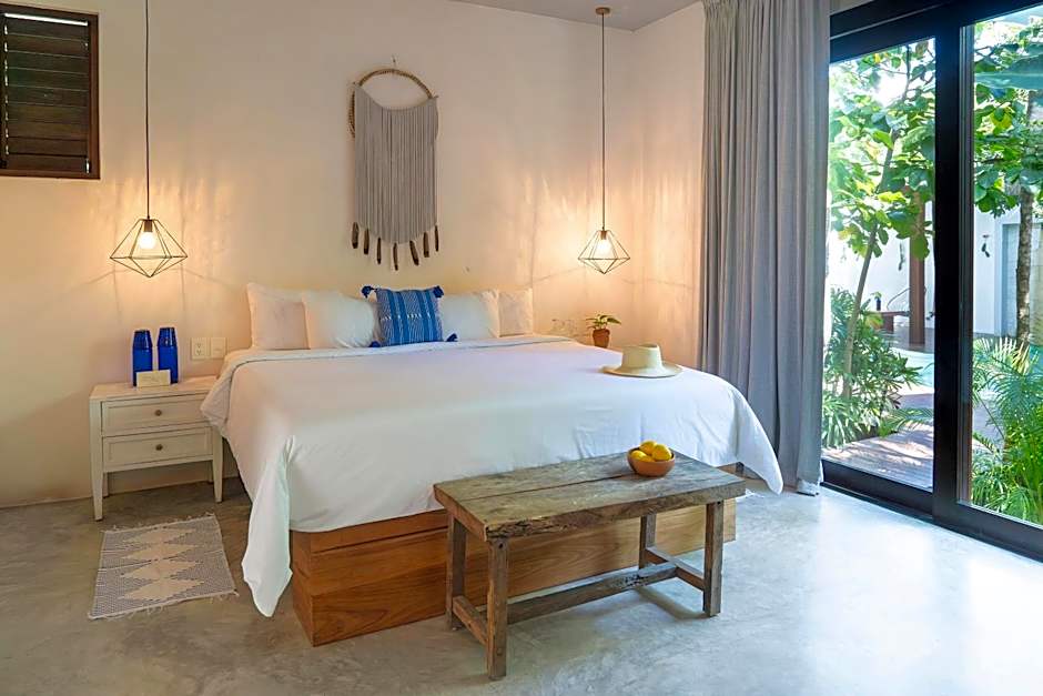 Photo 1 of 2 of Jungle 1 King Bed