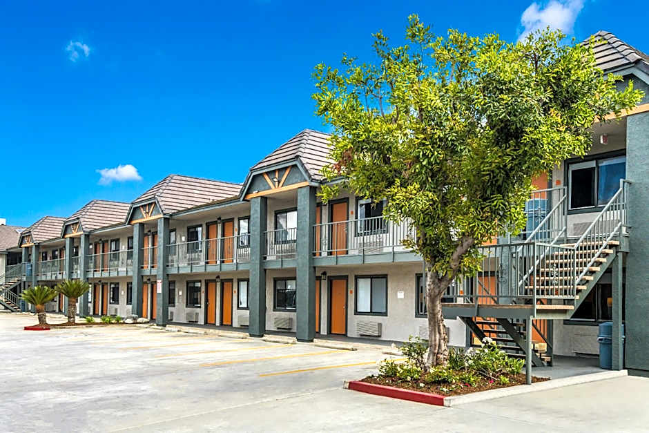 Hotel Hacienda at Ontario Ranch