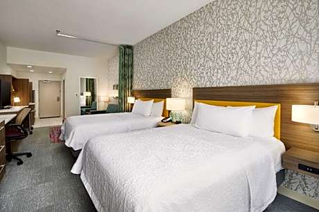 Queen Studio with Two Queen Beds - Non-Smoking