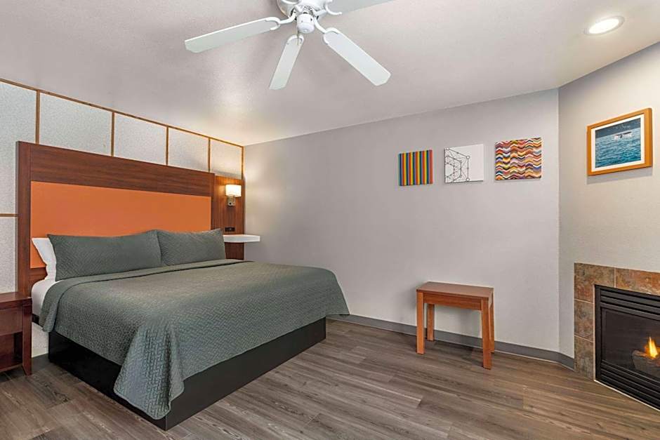 Travelodge by Wyndham Depoe Bay