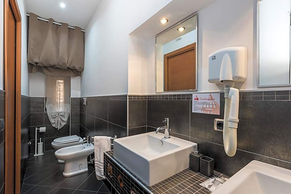 Cardinal Vatican Inn