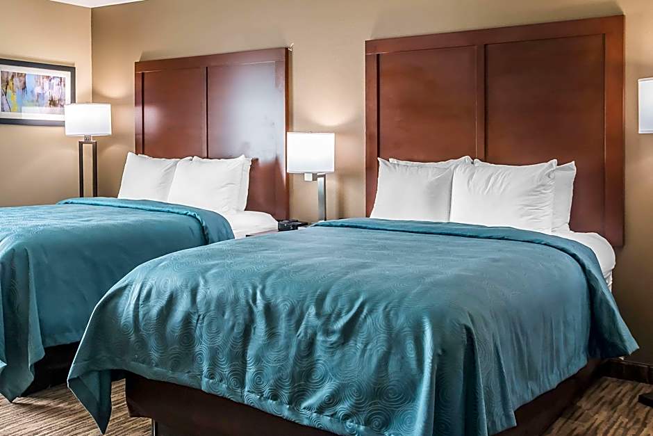 Photo 1 of 2 of Efficiency 2 Queen Beds Suite