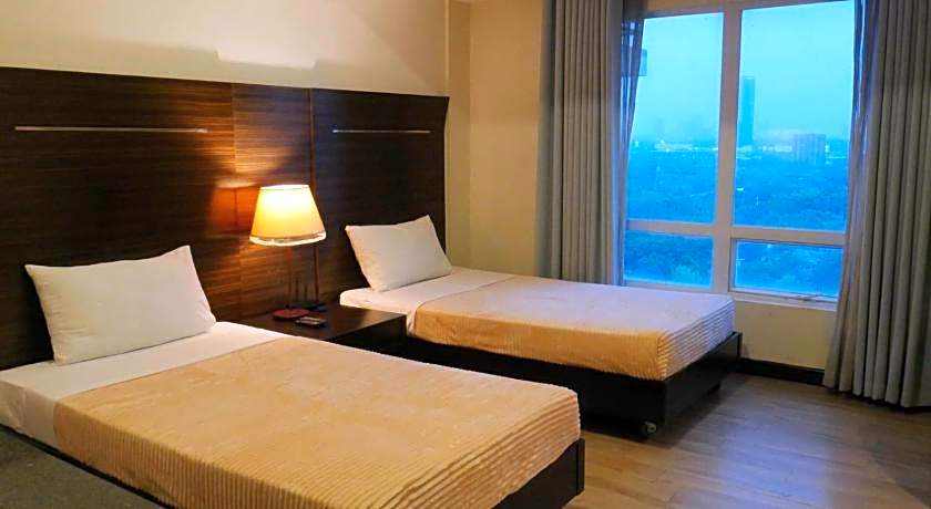 Lancaster Hotel Manila