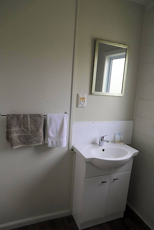 Sierra Beachfront Motel