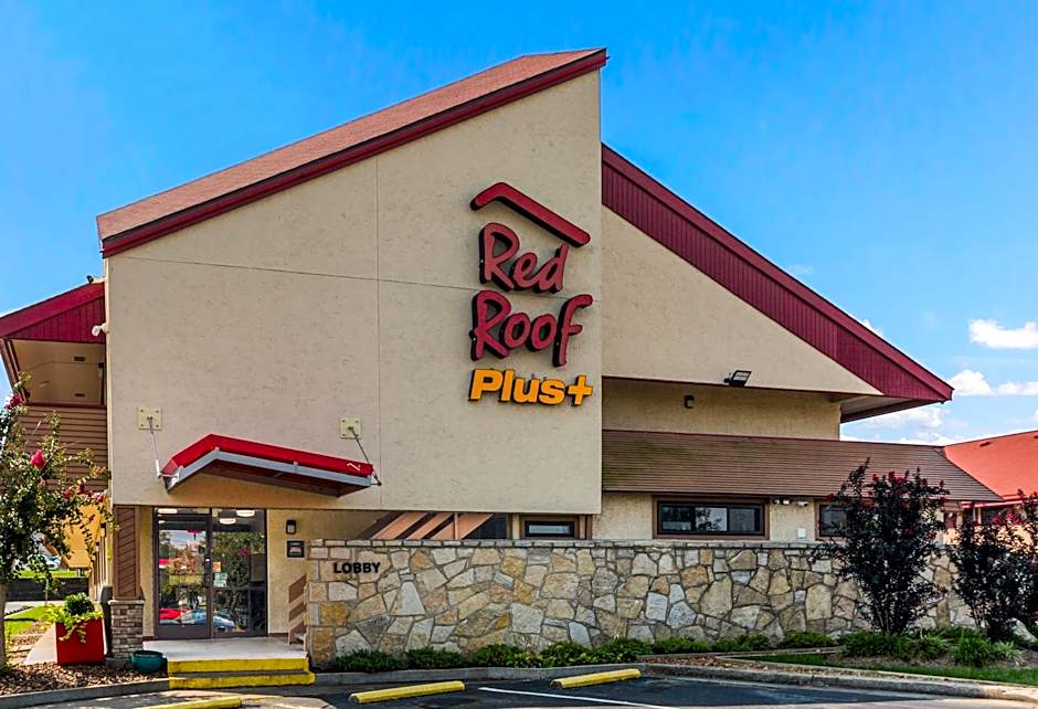 Red Roof Plus Nashville North - Goodlettsville