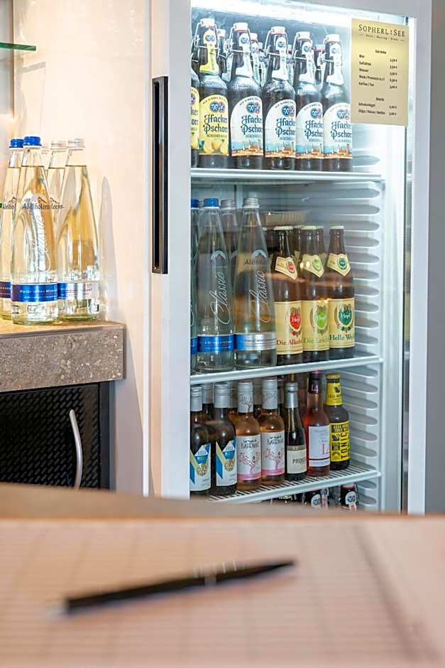 Sopherl am See - Frühstück auf der Seeterrasse, sehr ruhig und wunderschön am See, 3 Minuten nach Oberpfaffenhofen, viele Radtouren, Restaurants & Cafes in der Umgebung