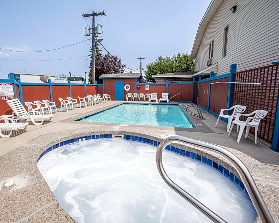 Rodeway Inn & Suites