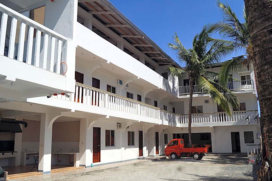 Hana-Natsu Resorts Beach & Hotel
