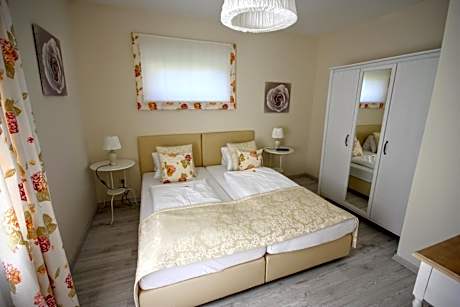 Family Room with Terrace - Annex