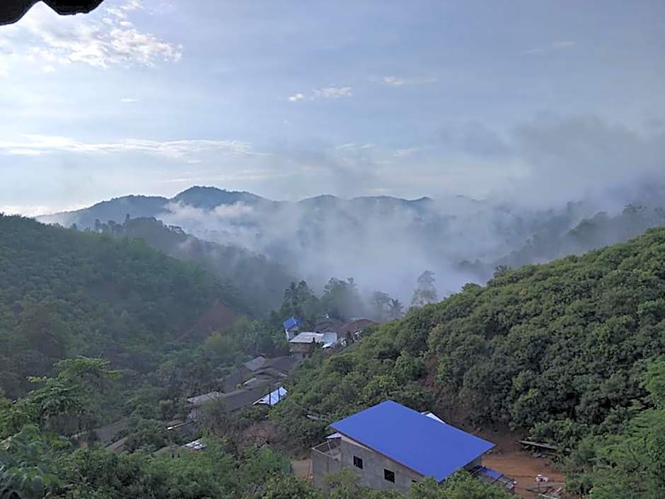 Akha Hill House Hotel