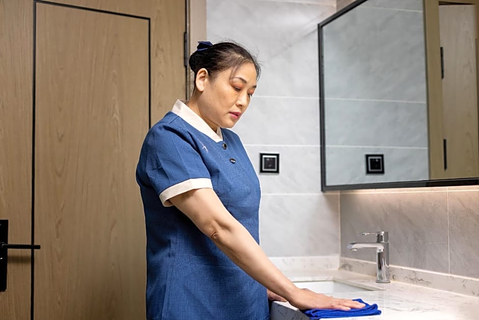 Rezen Hotel Urumqi High-speed Railway Station