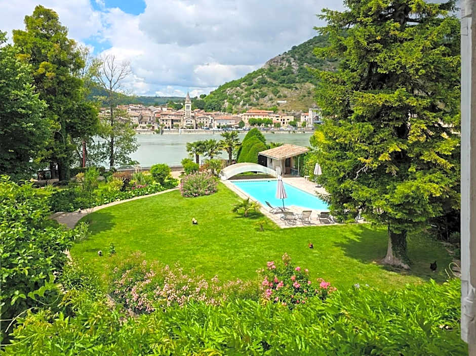 Villa Rhôna
