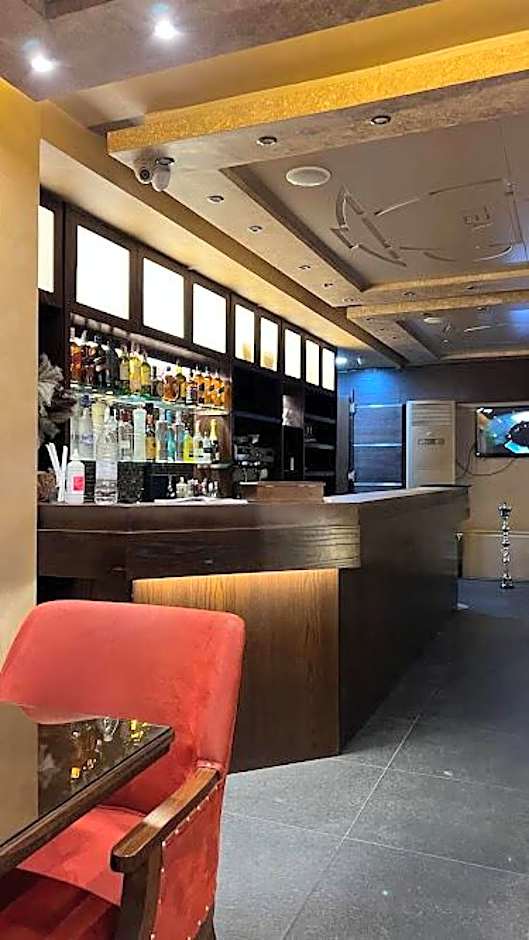 La Place Hotel