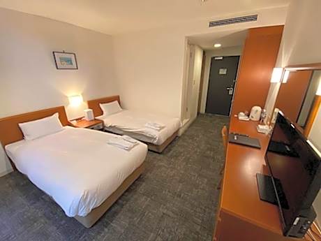 Standard Twin Room - Non-Smoking