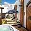 El Charco Suites