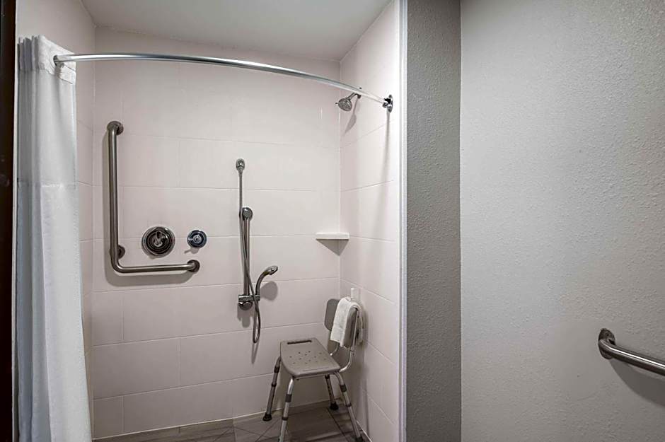 La Quinta Inn by Wyndham Indianapolis Airport Executive Dr