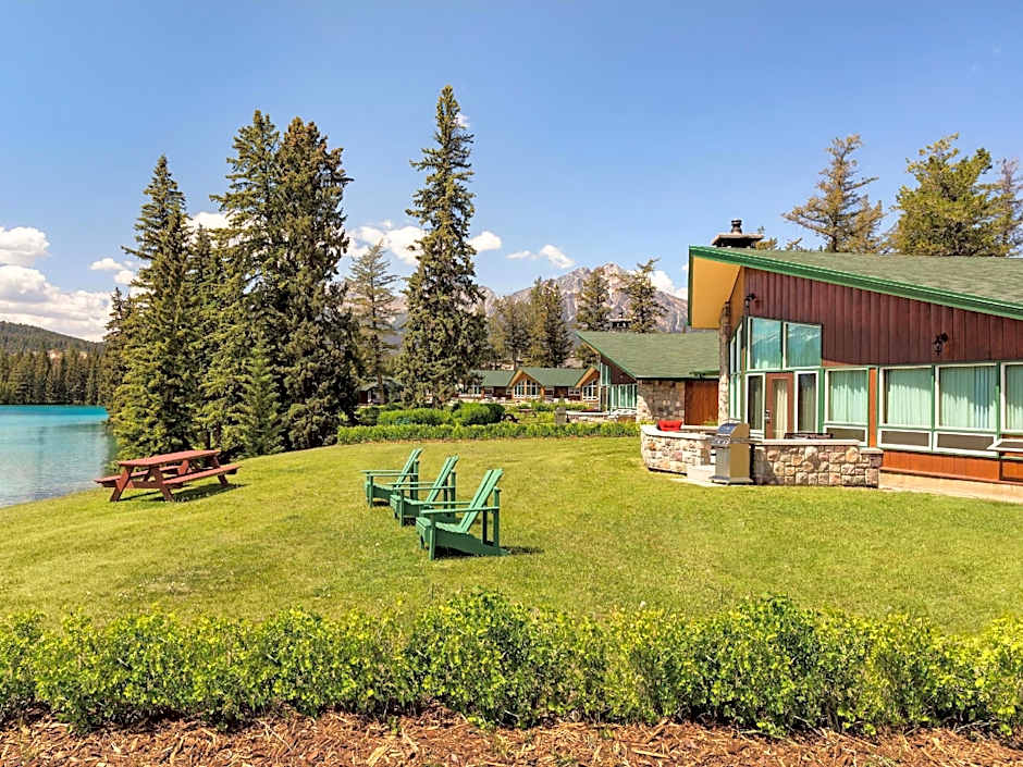 Photo 1 of 1 of Whistler 2 Bedroom 1 King Bed and 2 Double Beds Cabin, Lake View, Patio
