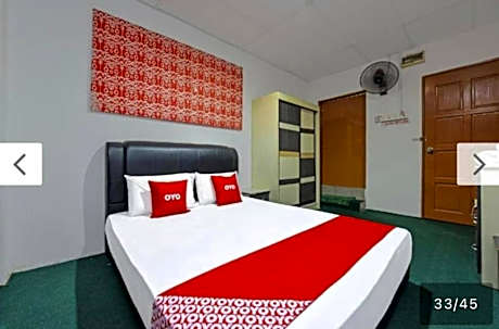 Deluxe Queen Suite