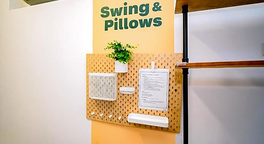 Swing & Pillows @ Beach Street