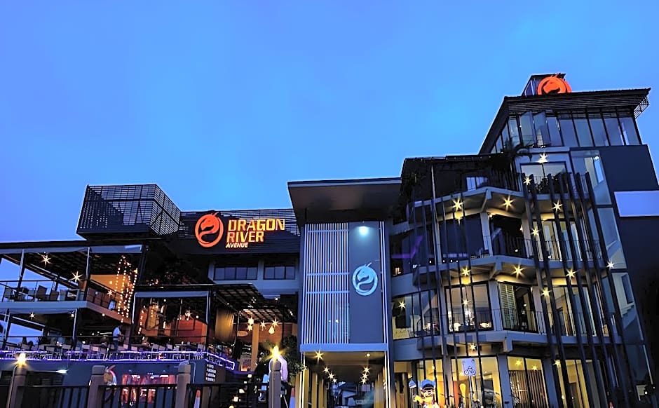 Dragon River Avenue Hotel