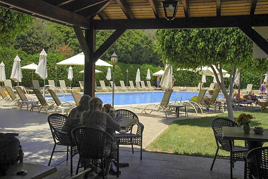 Kotzias Beach Apartments